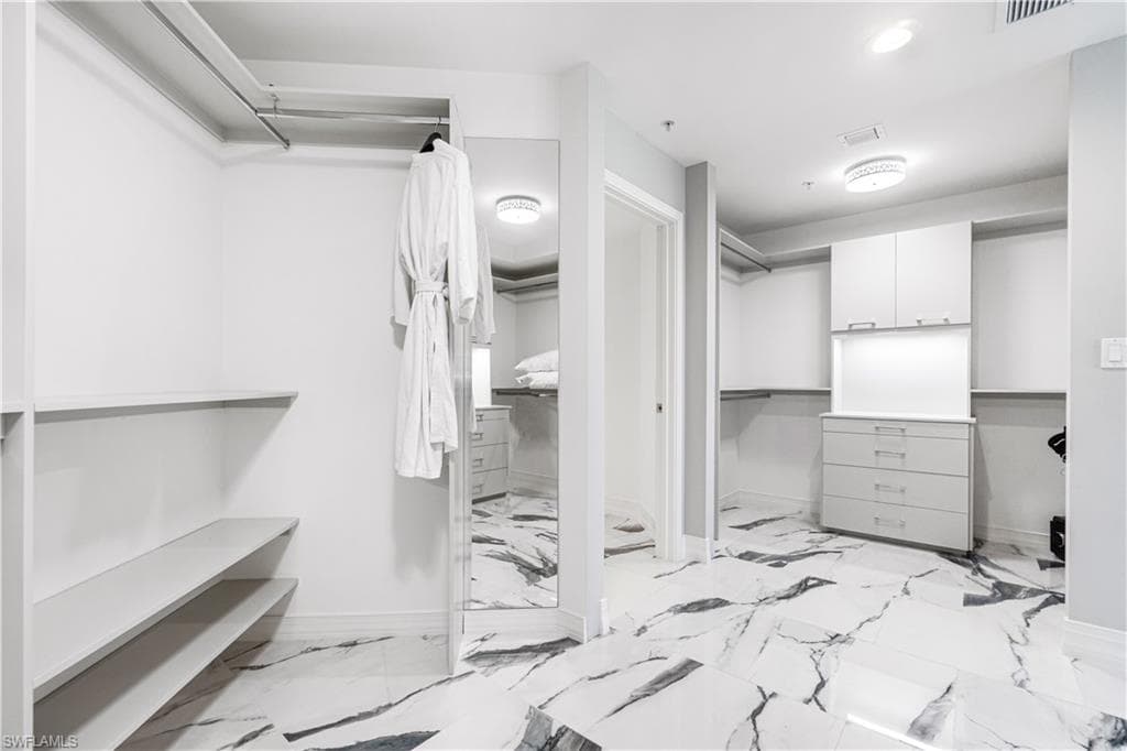 435 Dockside DR B702-21