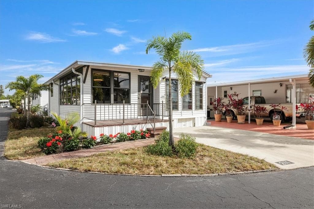 211 Sojourn DR-17