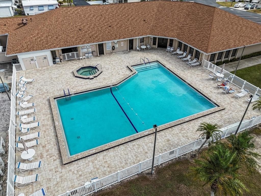 211 Sojourn DR-26
