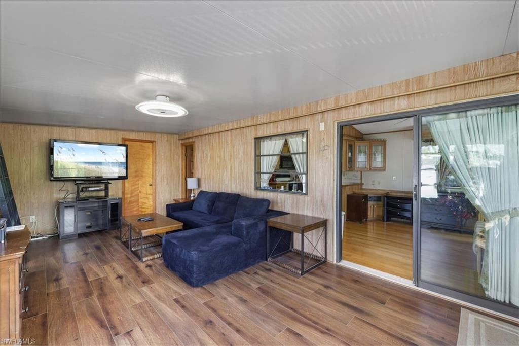 211 Sojourn DR-5