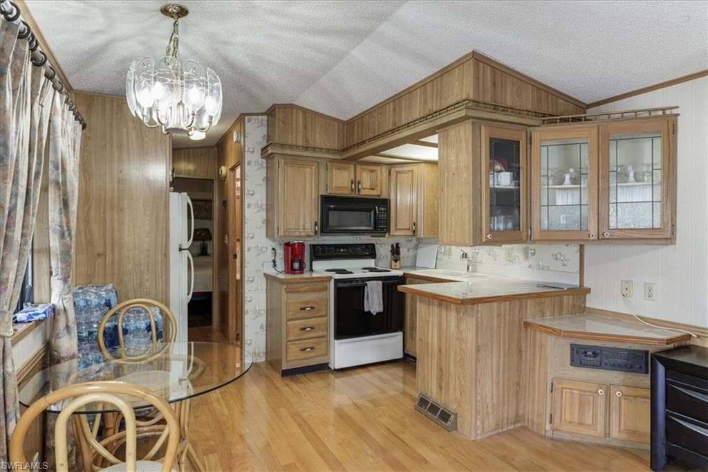 211 Sojourn DR-9
