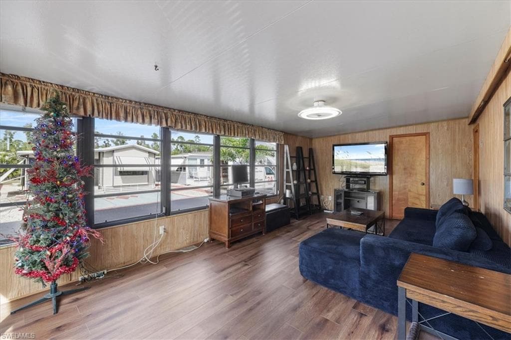 211 Sojourn DR-4