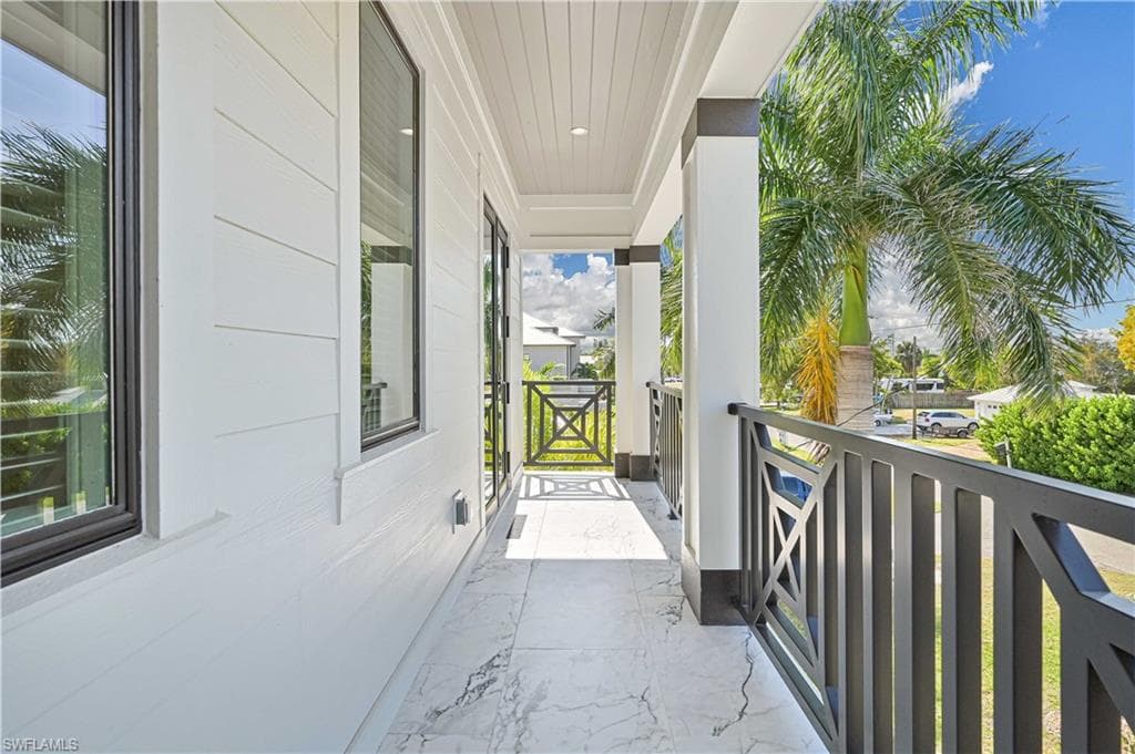 27570 Tarpon WAY-40