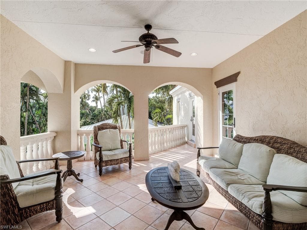15160 Captiva DR-27