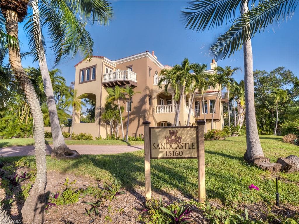 15160 Captiva DR-38