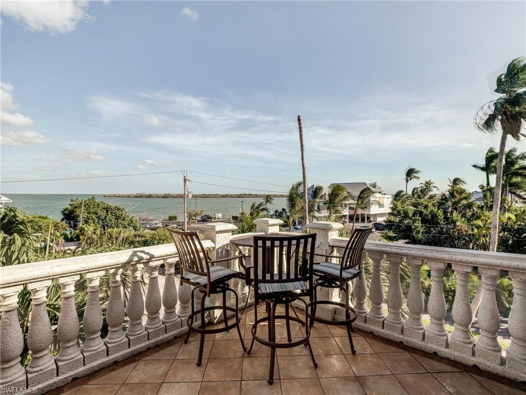 15160 Captiva DR-18