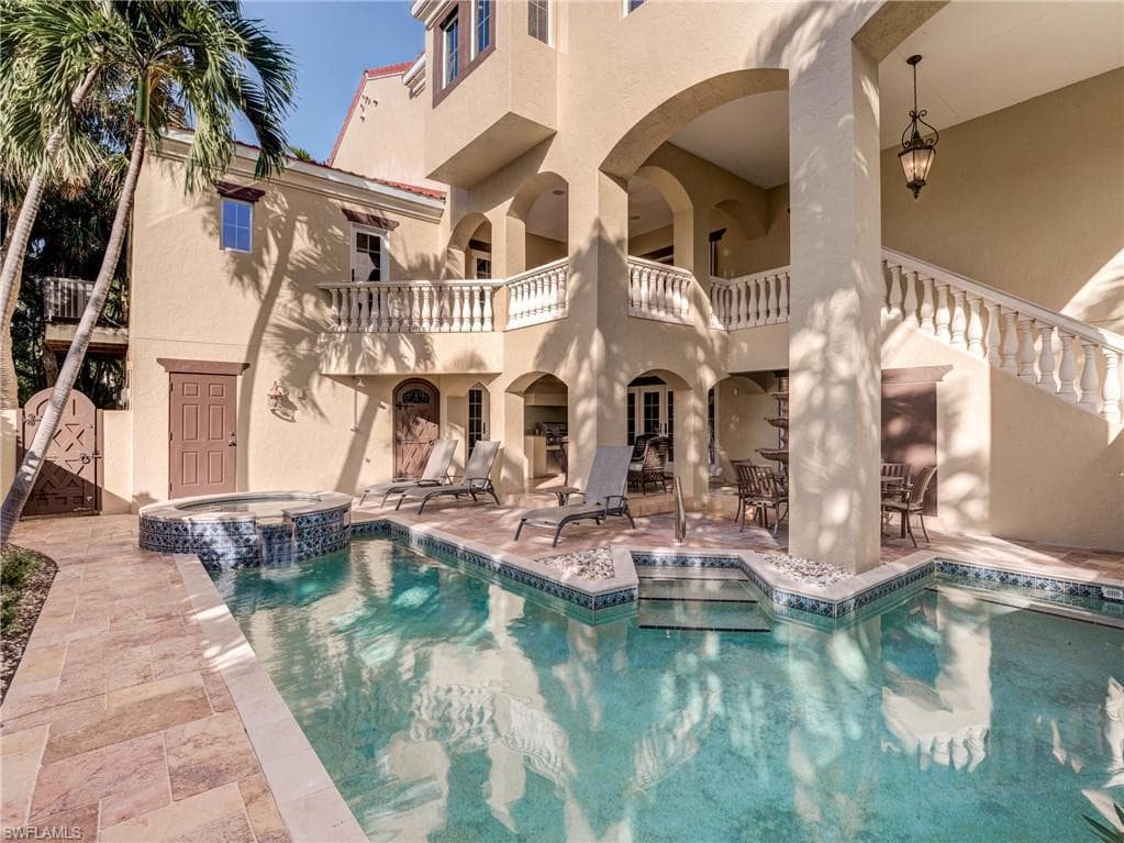 15160 Captiva DR-37