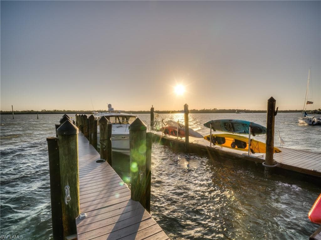 15160 Captiva DR-44