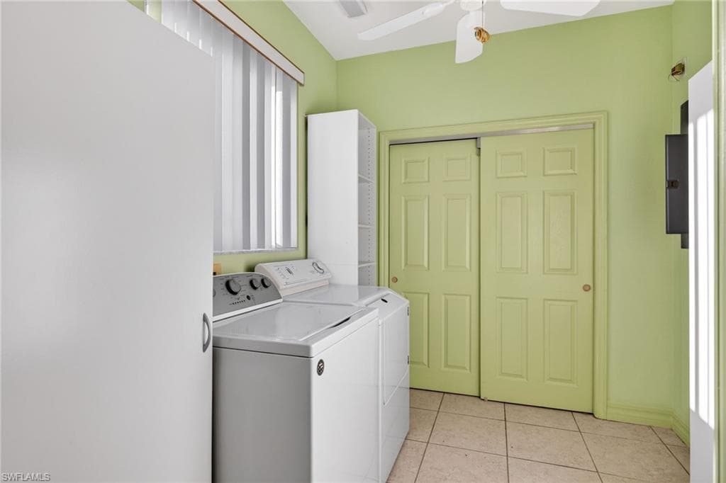 6476 Pine AVE-43