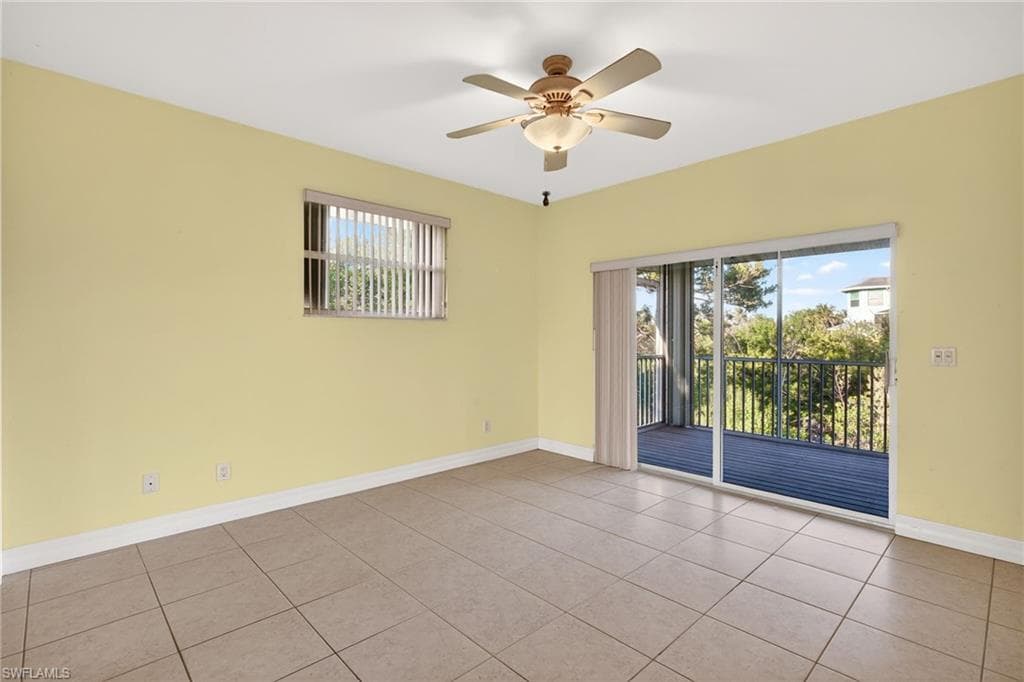 6476 Pine AVE-35