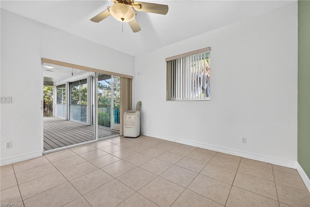 6476 Pine AVE-39