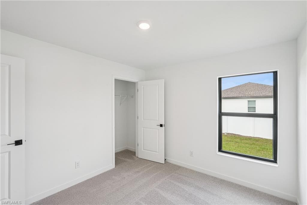 144 Blackstone DR-23