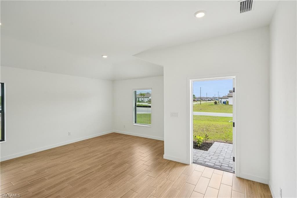 144 Blackstone DR-13