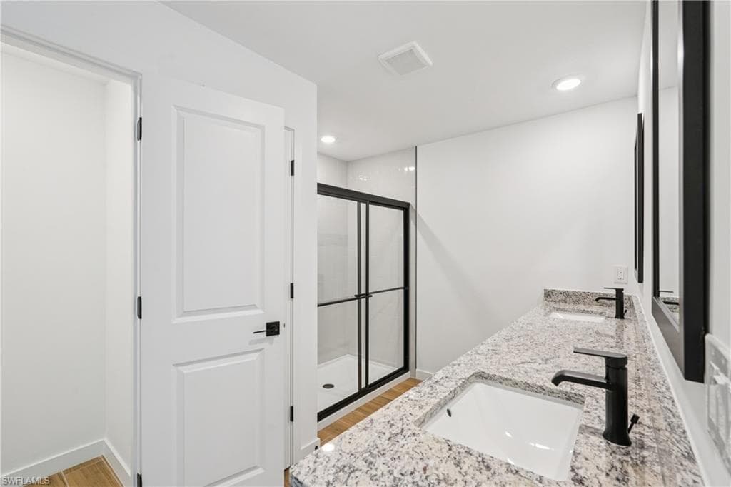 144 Blackstone DR-16