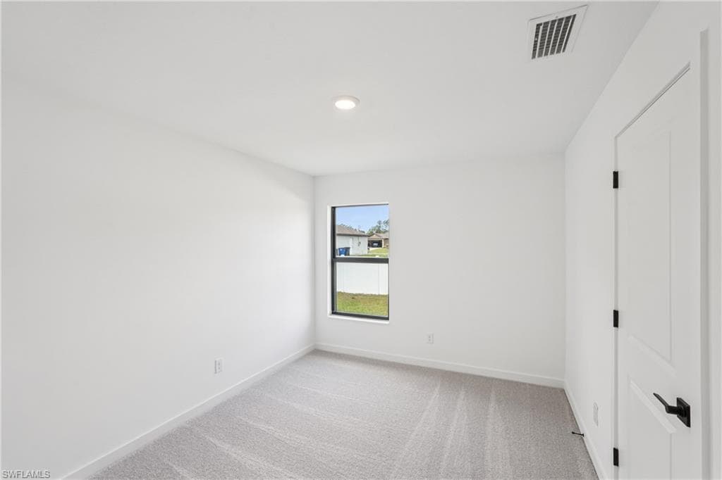 144 Blackstone DR-26
