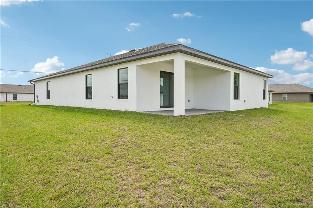 144 Blackstone DR-32