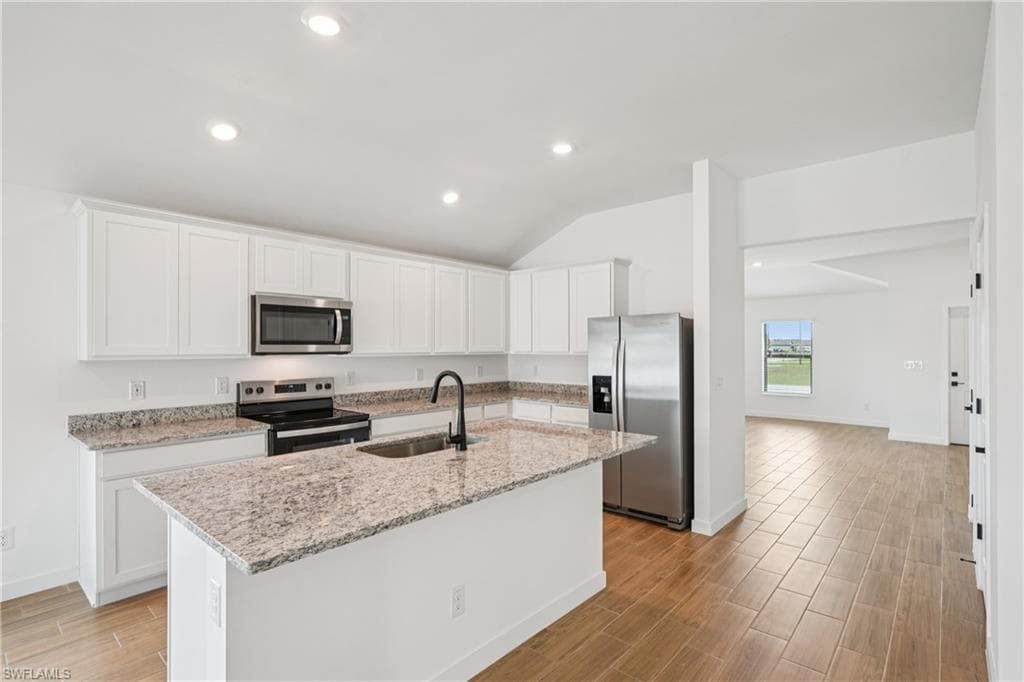 144 Blackstone DR-10