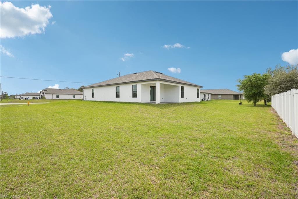144 Blackstone DR-33