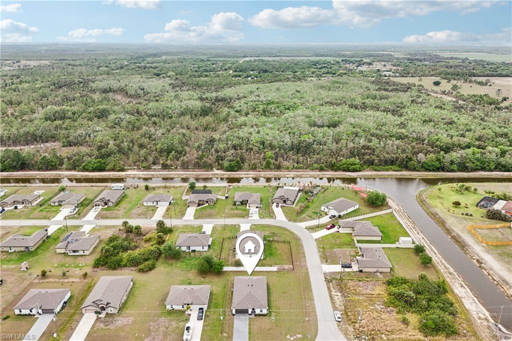 144 Blackstone DR-41