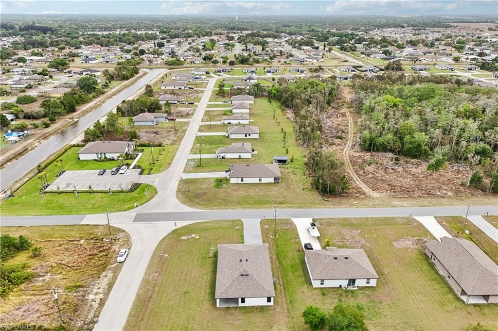 144 Blackstone DR-45