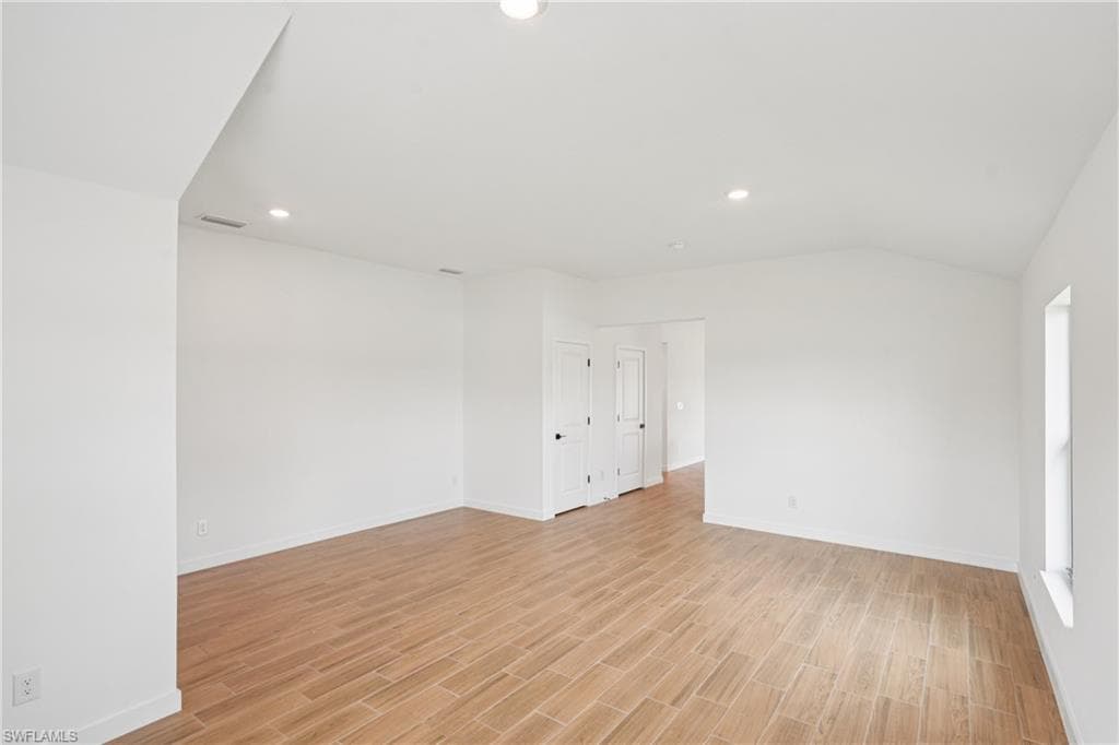 144 Blackstone DR-15