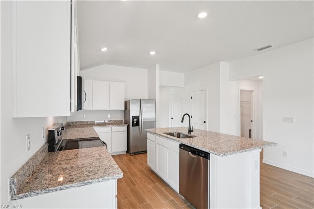 144 Blackstone DR-11