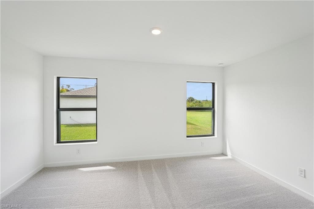 144 Blackstone DR-19