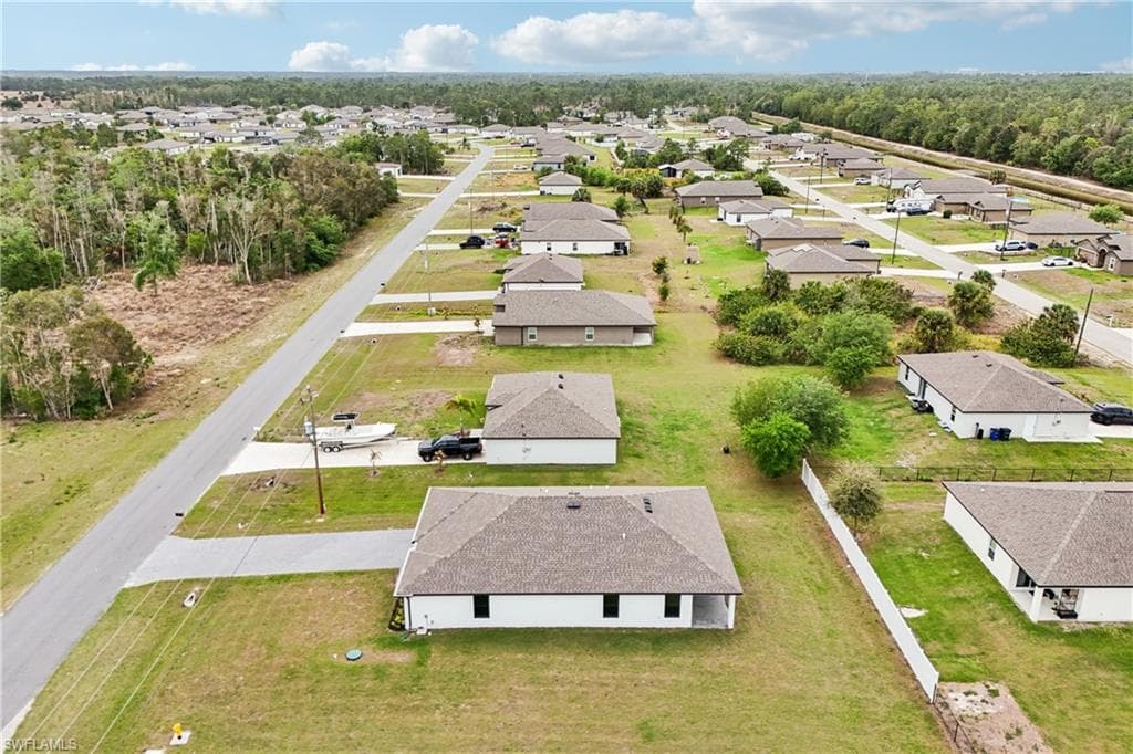 144 Blackstone DR-44