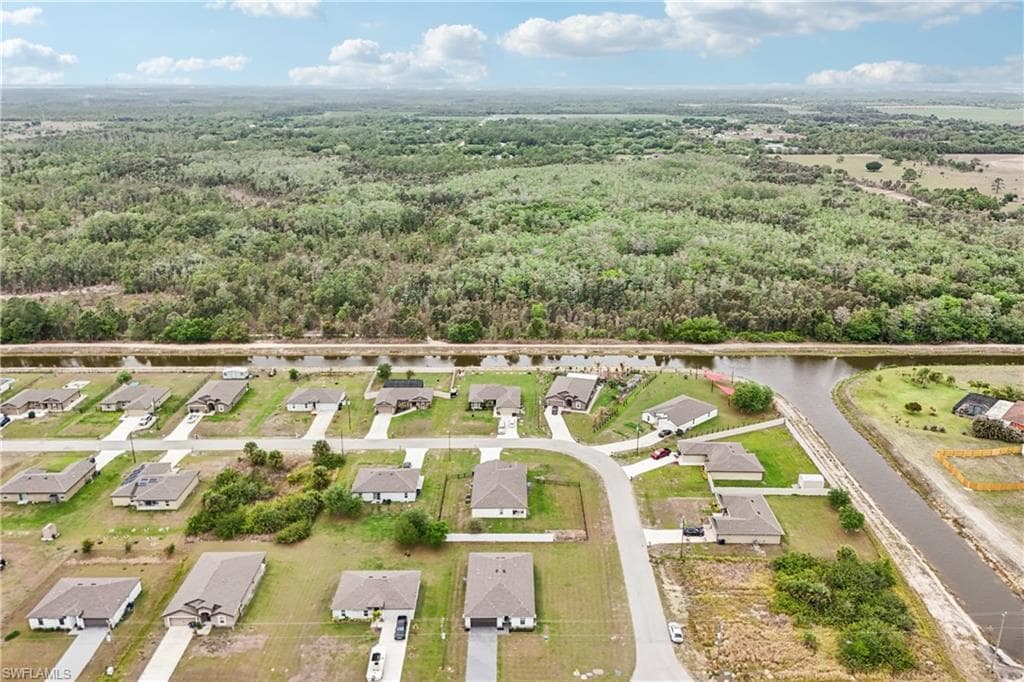 144 Blackstone DR-40