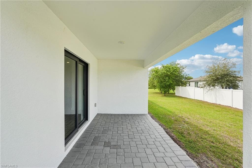 144 Blackstone DR-31