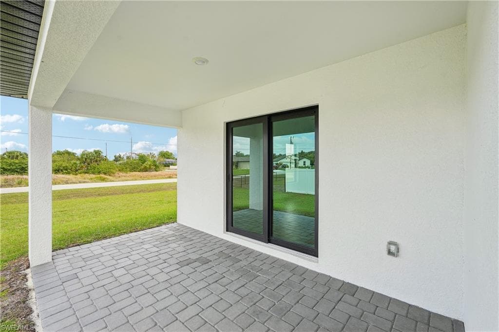 144 Blackstone DR-29