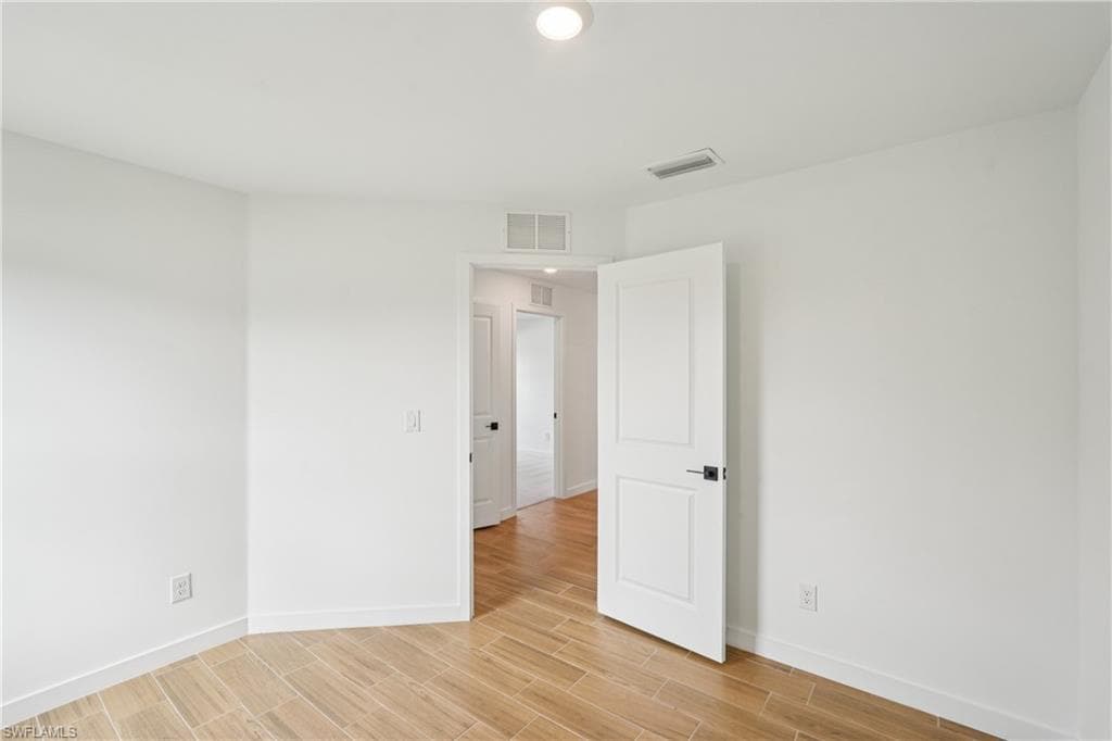 144 Blackstone DR-25