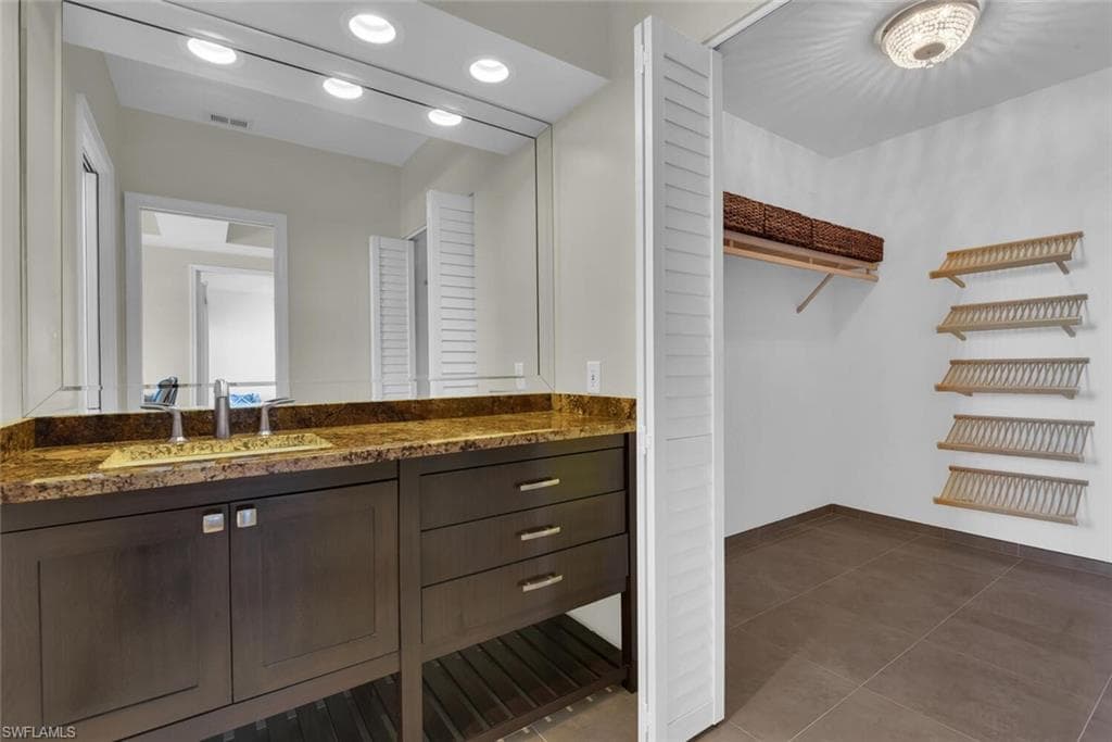 2000 Royal Marco WAY 2-607-17