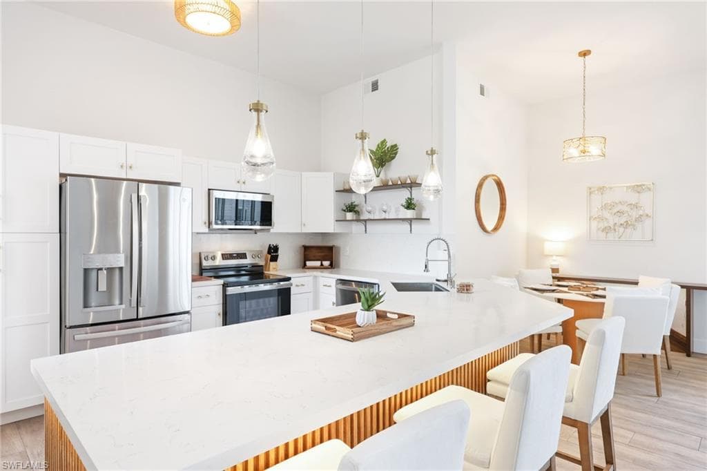 2711 Citrus Lake DR F305-18