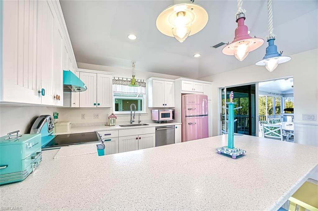 1233 Middle Gulf DR-16