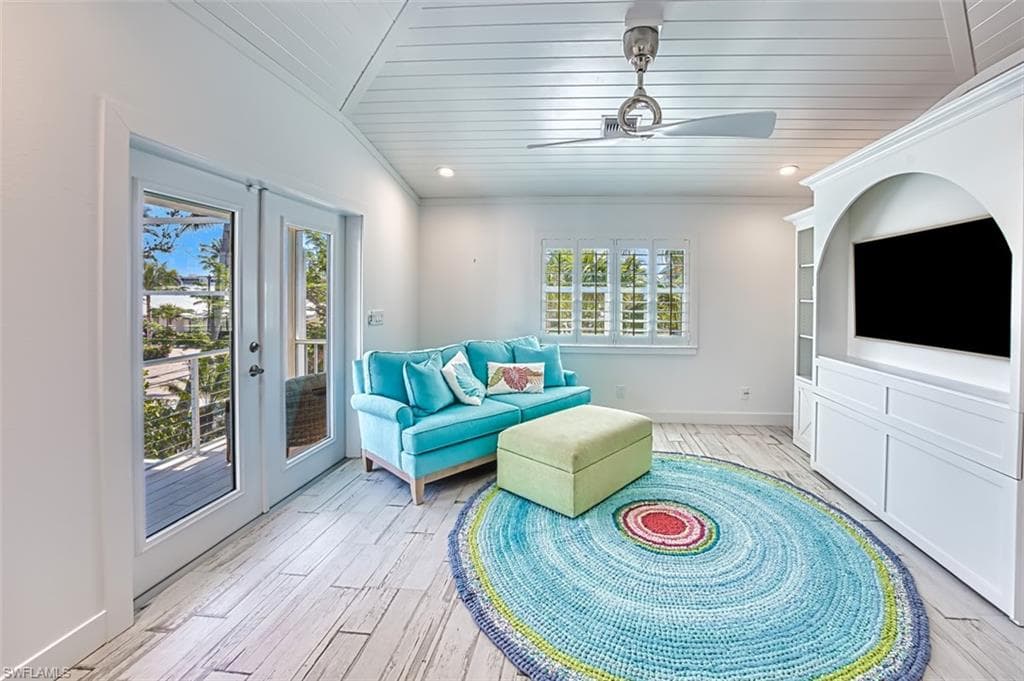 1233 Middle Gulf DR-34