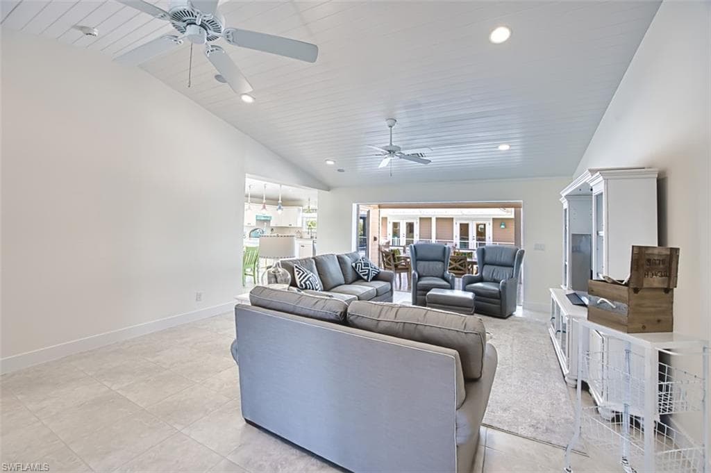 1233 Middle Gulf DR-10