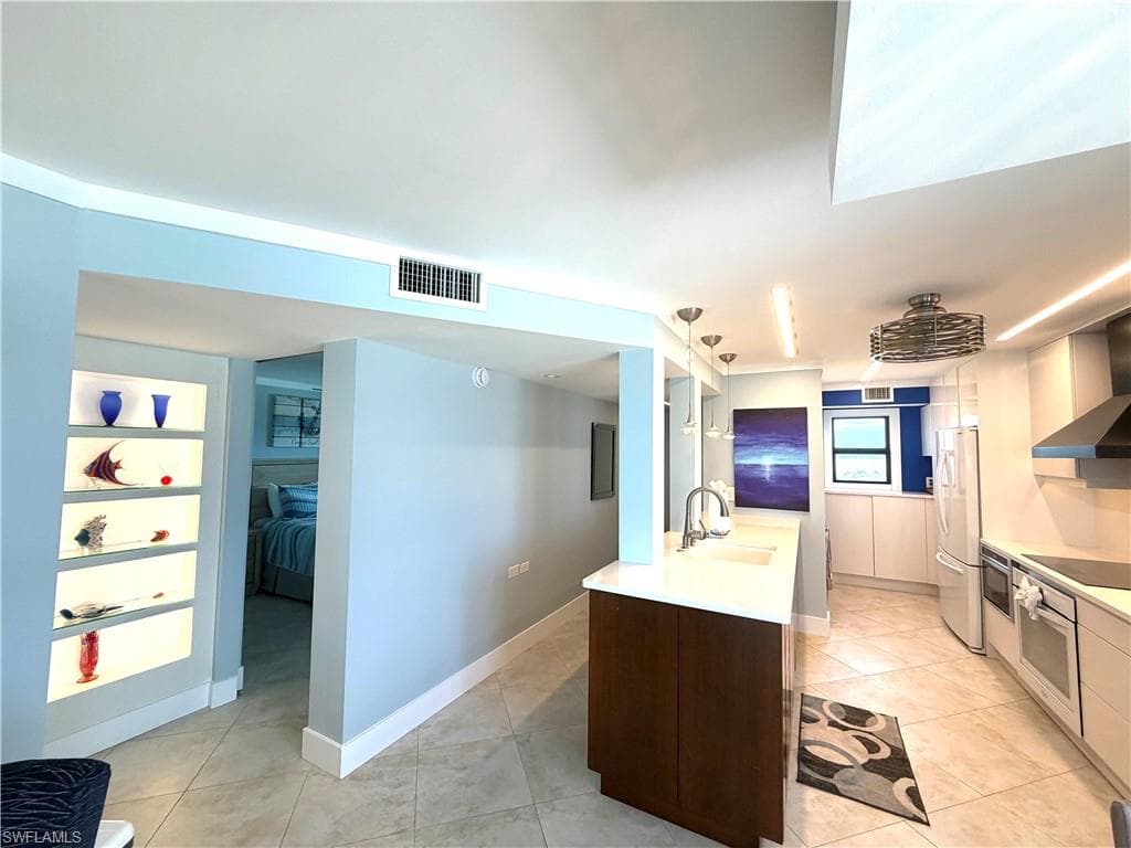 6400 Estero BLVD 1000-14