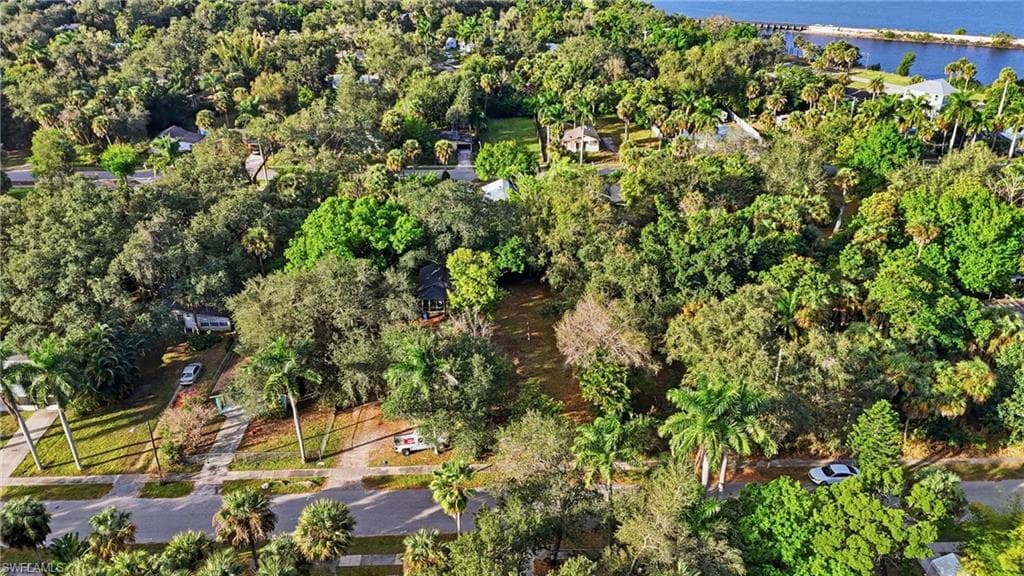 228 Delray AVE-5