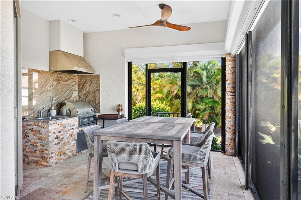 9008 Mockingbird DR-32