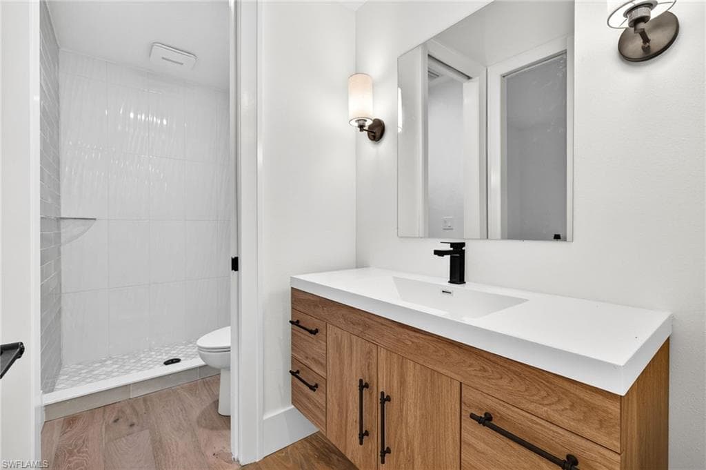9008 Mockingbird DR-24
