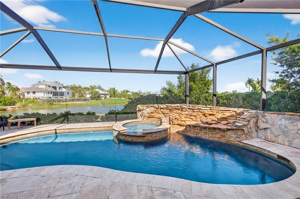 9008 Mockingbird DR-29