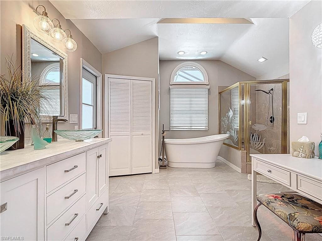 11481 Rebecca CIR-22