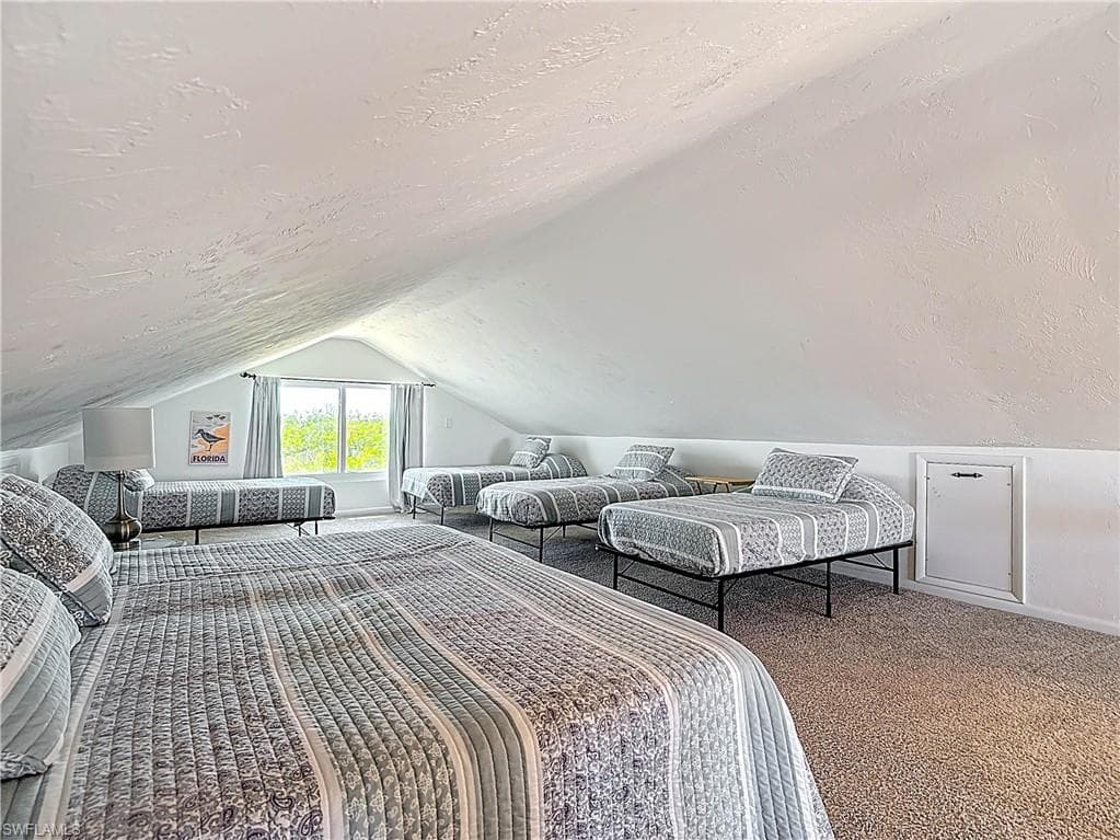 11481 Rebecca CIR-33