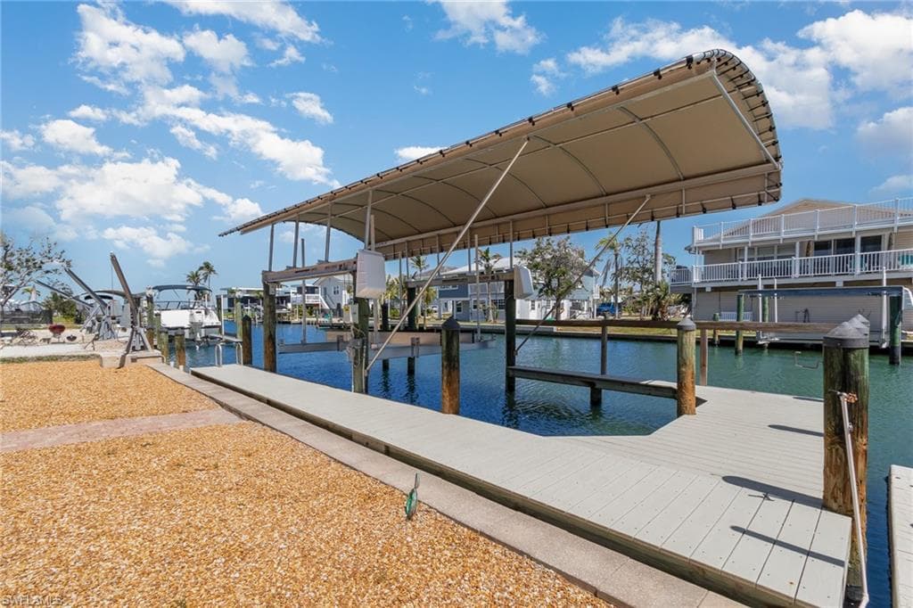 240 Driftwood LN-27