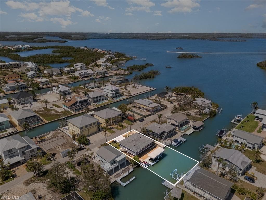 240 Driftwood LN-2