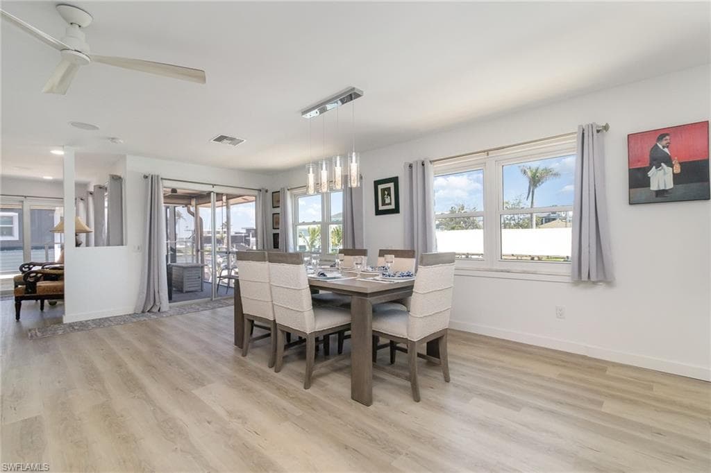 240 Driftwood LN-16