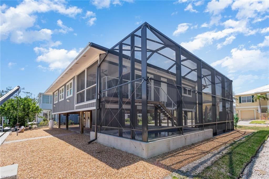 240 Driftwood LN-26