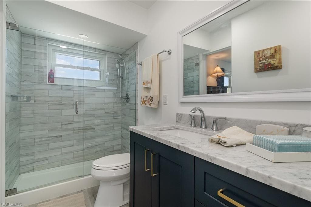 240 Driftwood LN-21