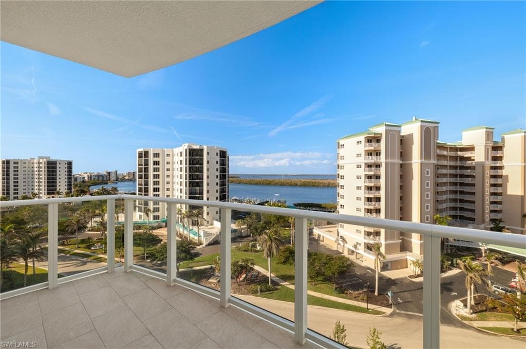 4142 Bay Beach LN 806-27